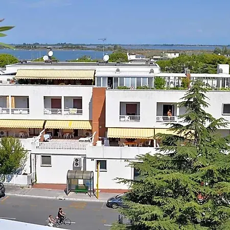 Aparthotel Holiday Appartamenti Grado